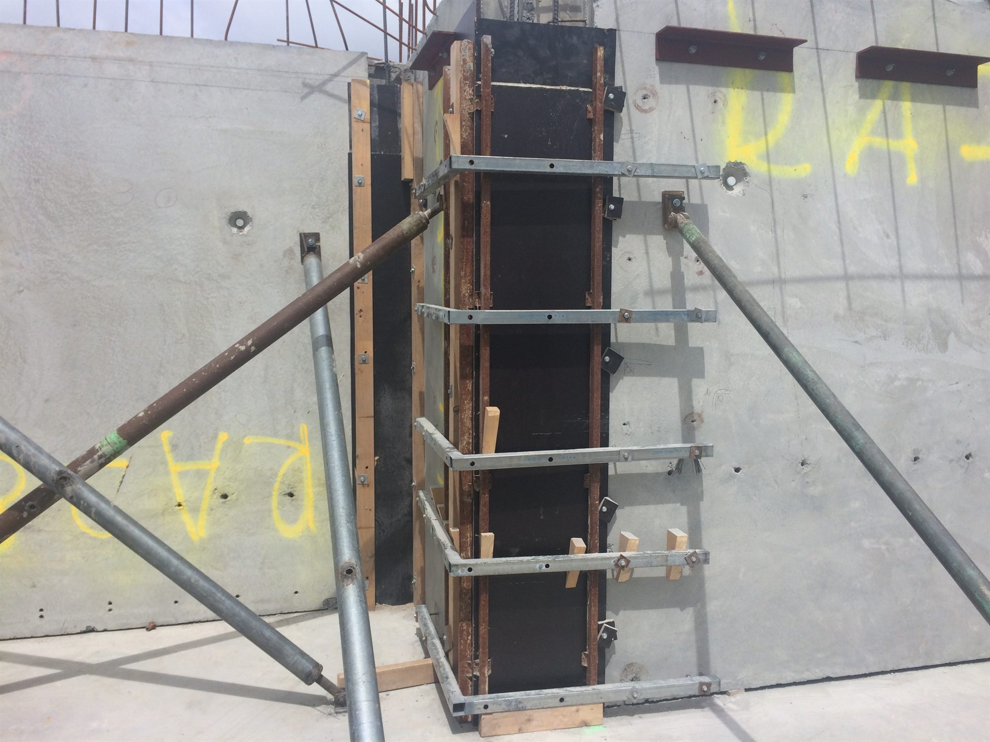 Concrete wall formwork detail
