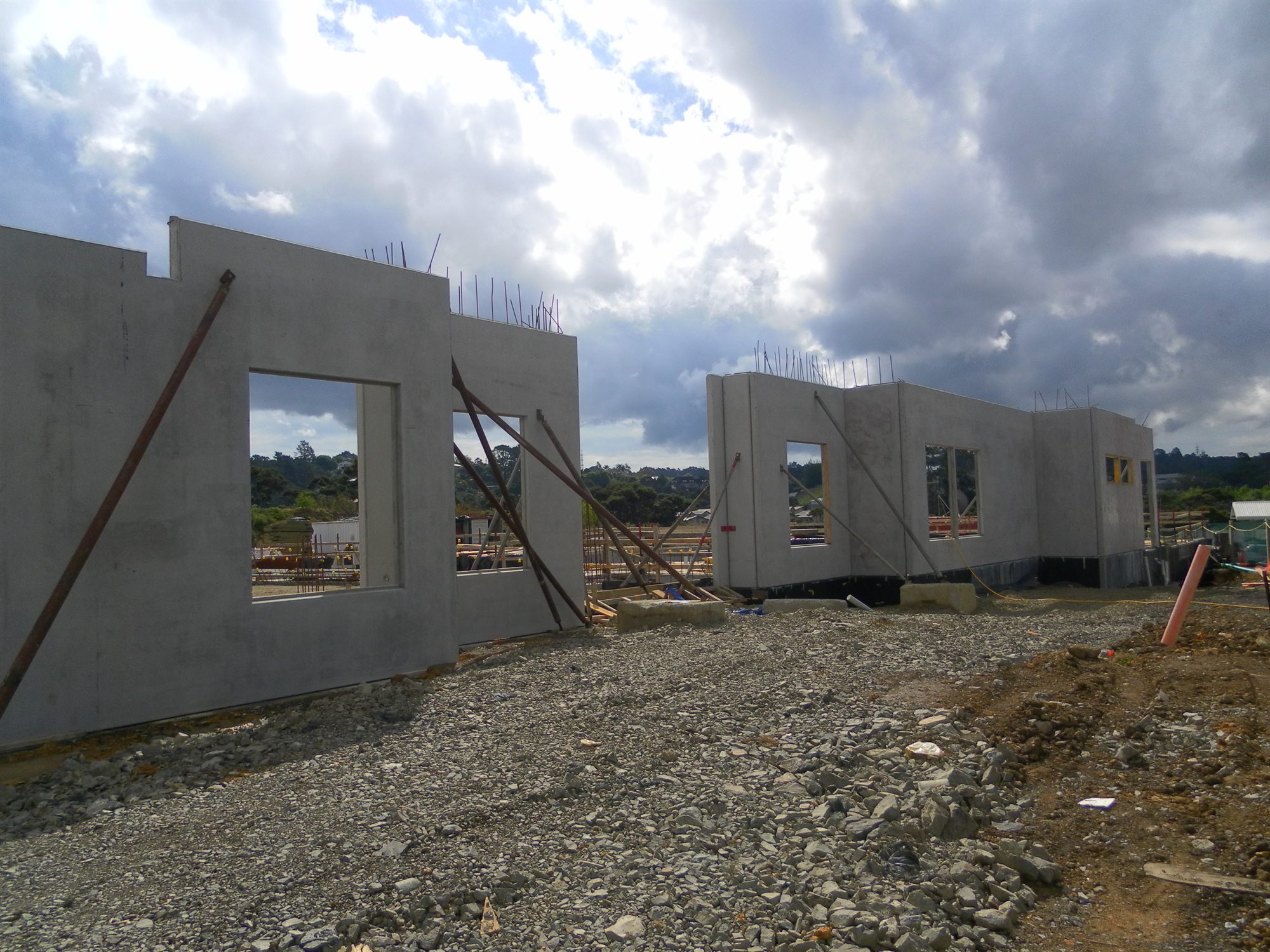Wyllie Grove Terraces concrete panel installation